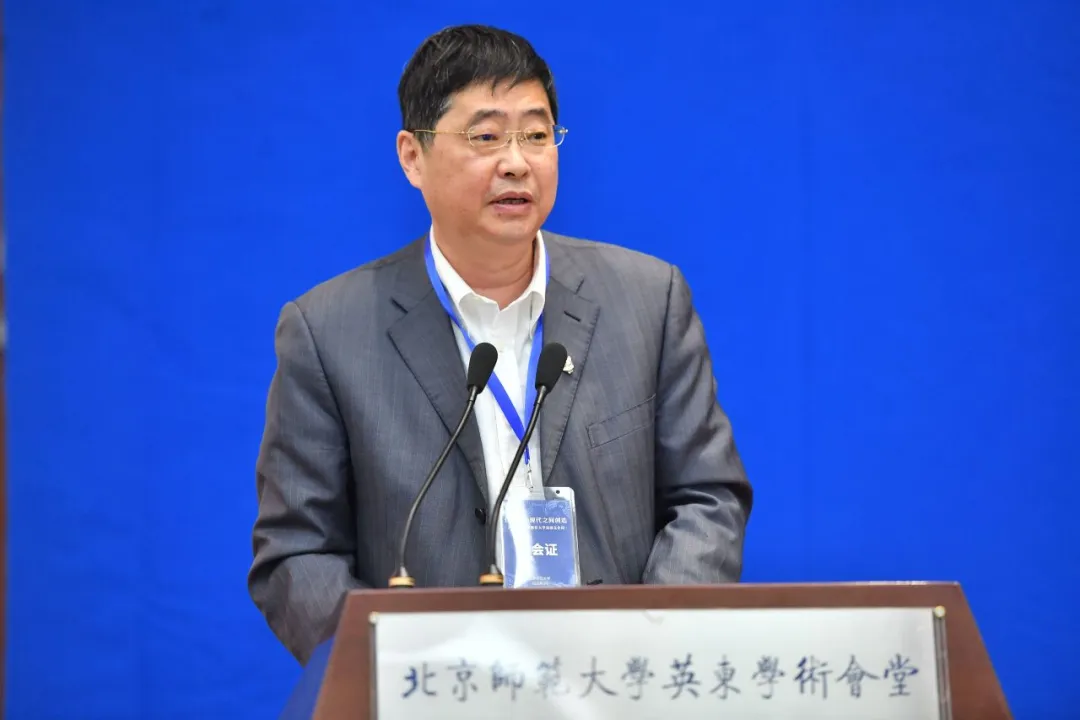 上海戏剧bet365最新网址
杨扬.jpg